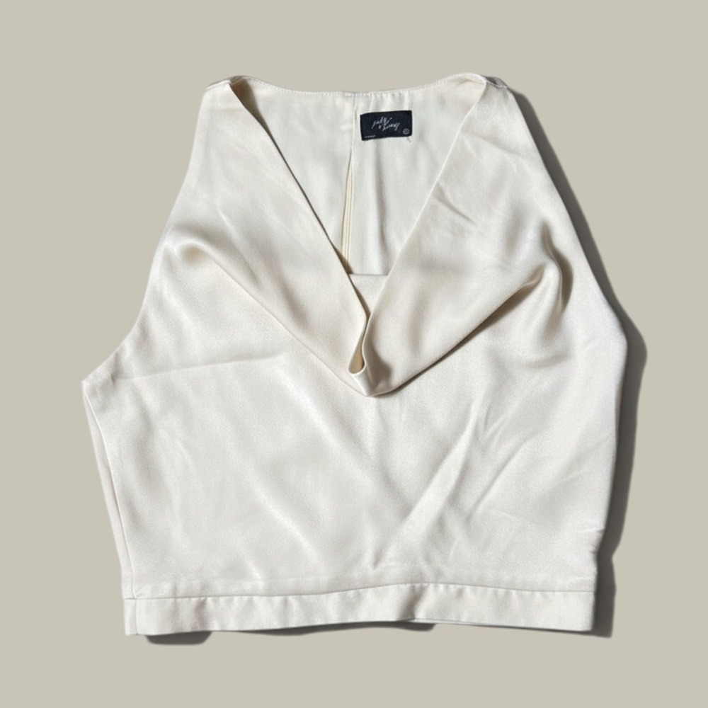 Milk & Honey Ivory Satin Cropped Sleeveless V-Neck Zip Blouse Size S